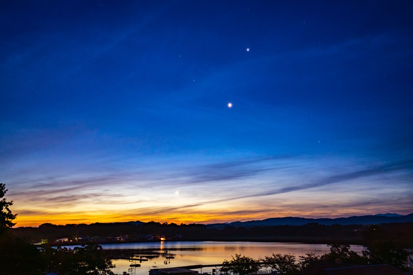 月・金星・木星・水星が勢ぞろい！北潟湖で幻想的な朝の空を見てきました【ふくい星空写真館】