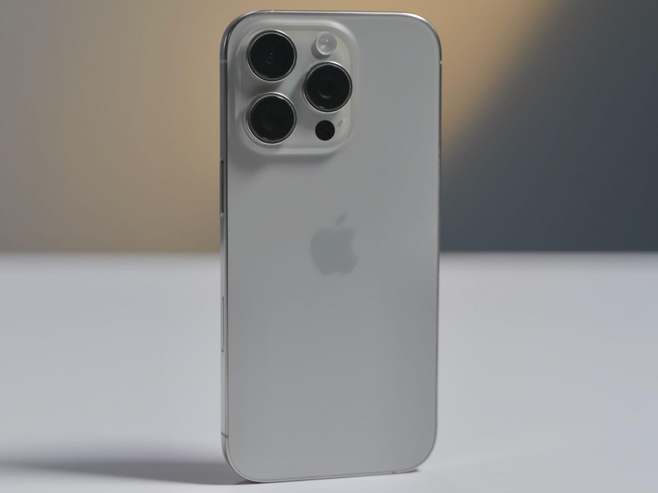 「iPhoneを米国で作らなければ関税25％」、アップルはトランプ氏の要求に従うのか（CNET Japan）