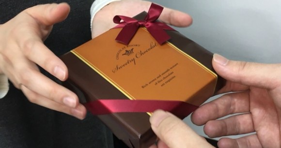 【バレンタイン】チョコレートの選択肢が多すぎるから、GeminiとChatGPTに「1つだけ選んで」と言ったら全く同じメーカーの名前が出た