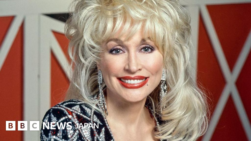 米カントリー歌手ドリー・パートンさん死去、トランプ氏は7日間の半旗掲揚を発表