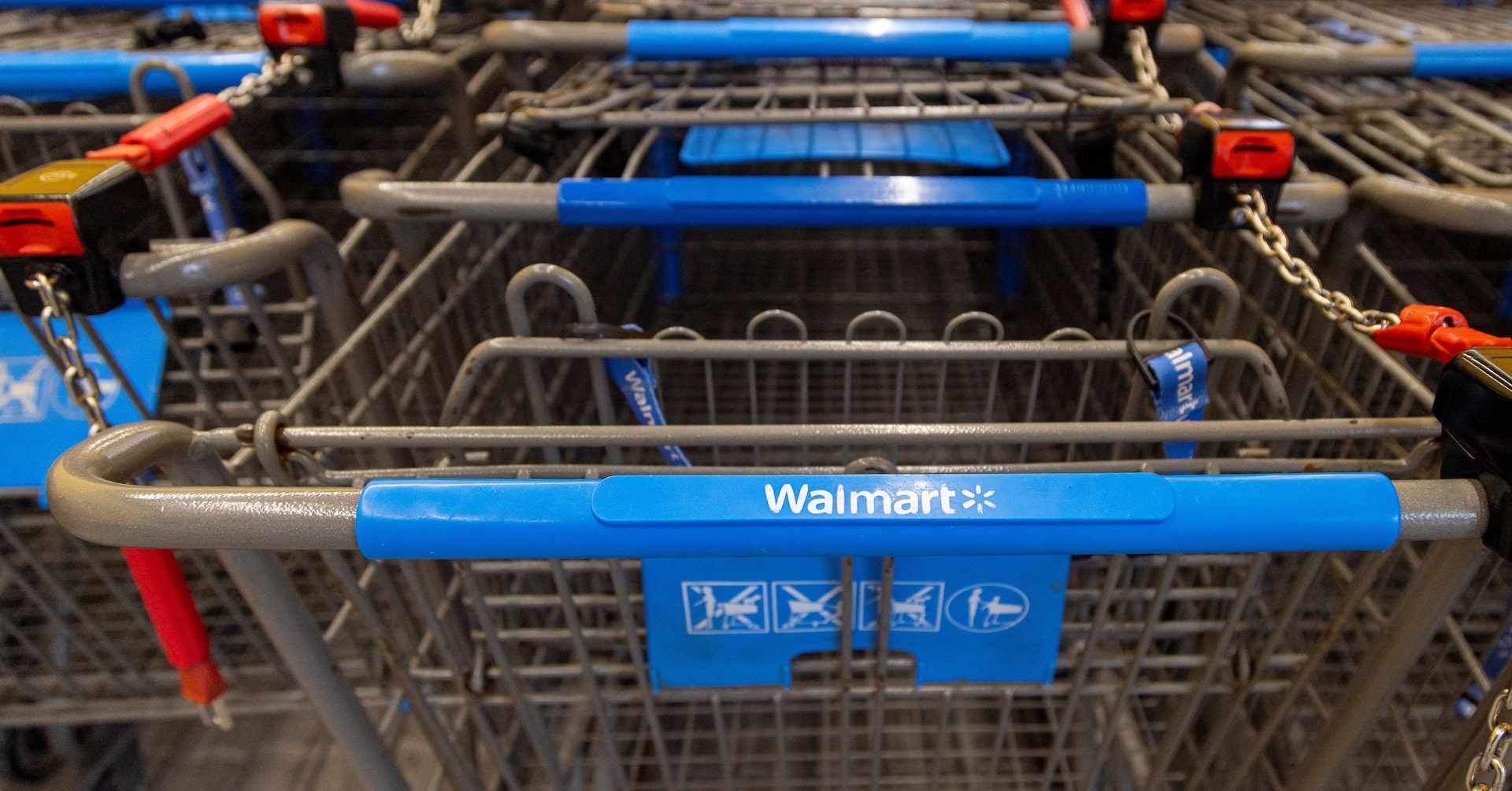 米ウォルマート、関税対応で商品値上げへ 5─7月期の利益見通し非公表