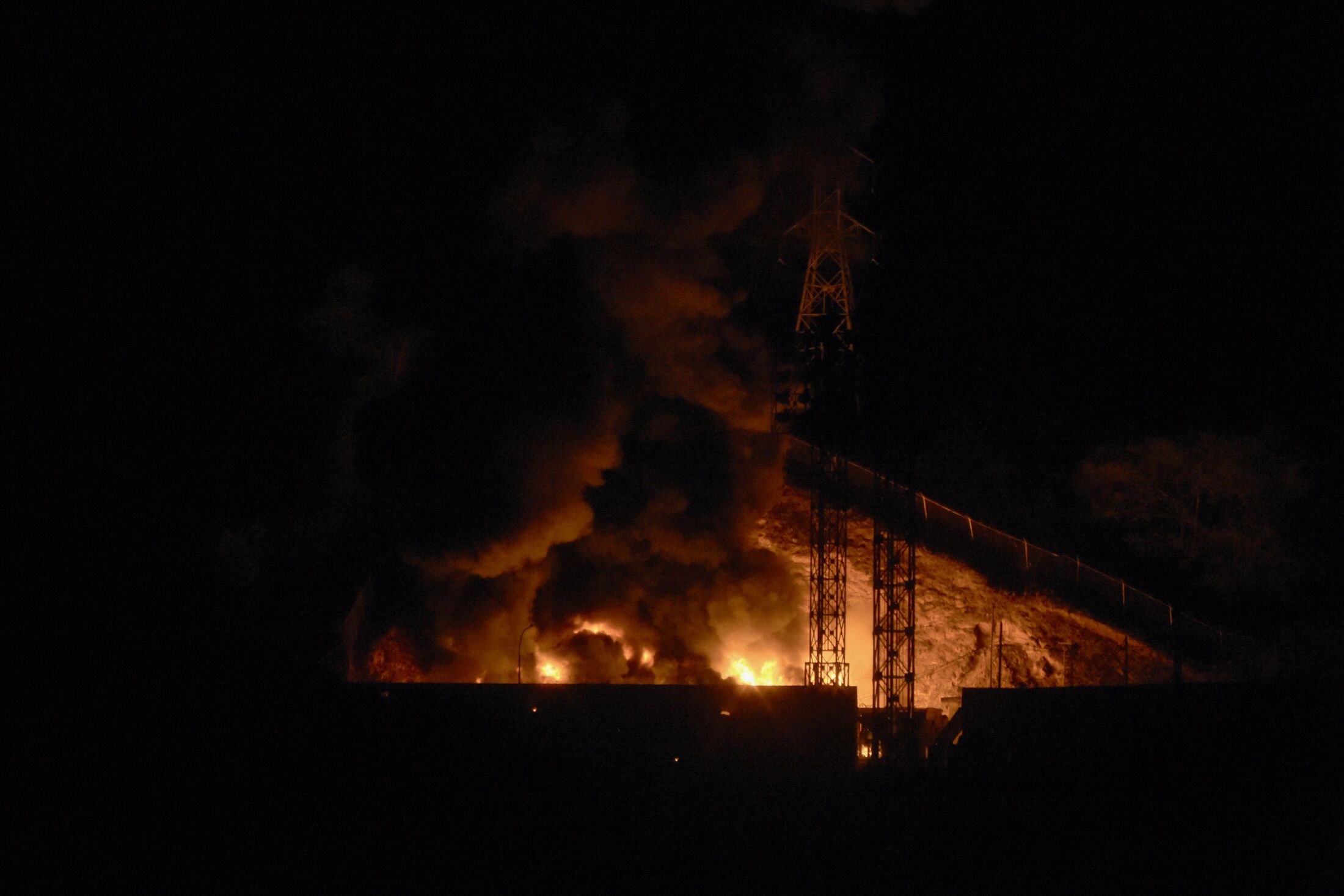 「麻薬と不法移民を送り込んでいる」アメリカ国民の約半数がベネズエラ攻撃を支持…いったいなぜ？ トランプ反対派すら転向させた“決定的要因”