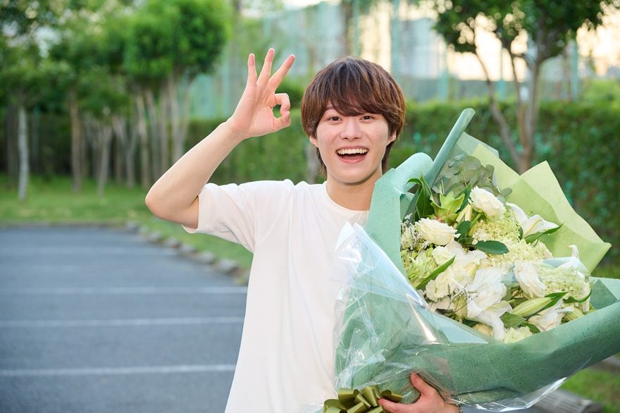 大橋和也＆渋谷凪咲、はじける笑顔でクランクアップ！＜リベンジ・スパイ＞