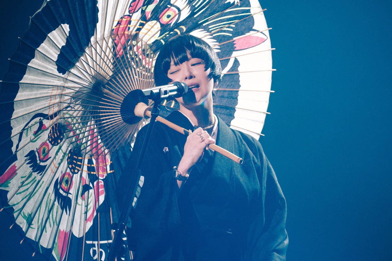 椎名林檎のライブ「(生)林檎博'24-景気の回復-」が劇場上映、映像作品リリースを記念して