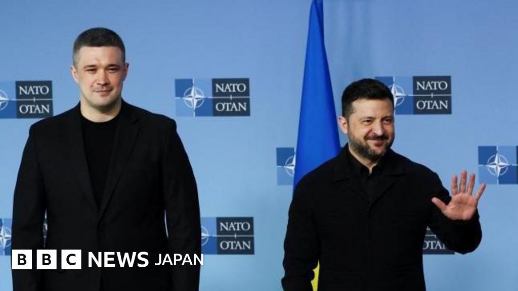 更迭されたウクライナ前国防相、復帰を要求 ほかの役職は受け入れないと