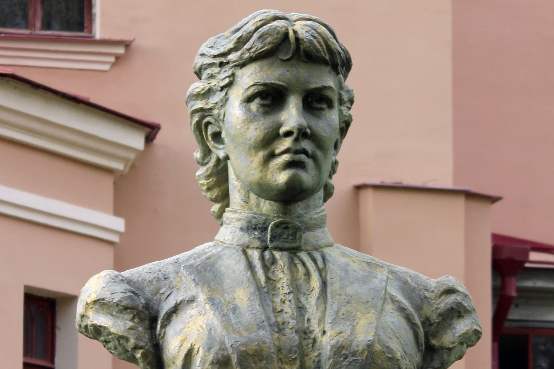 ロシア人初の女性大学教授、ポアンカレ予想、村上春樹の名訳。意志強く、自分らしく生きるには？ 今月読みたい本（第19回）