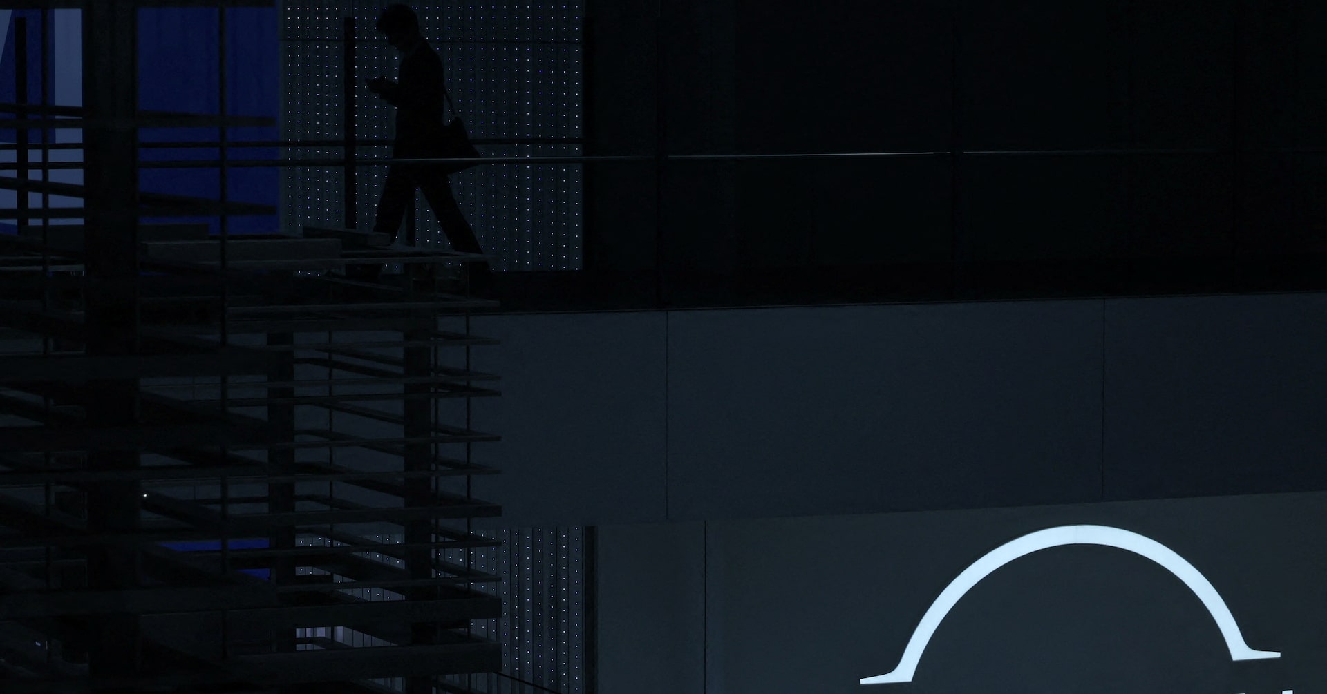 日産、横浜本社ビルを970億円で売却 リースバックで利用継続