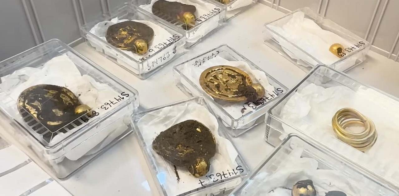 健康のために金属探知機を持って散歩してたら金を発見したラッキーガイ