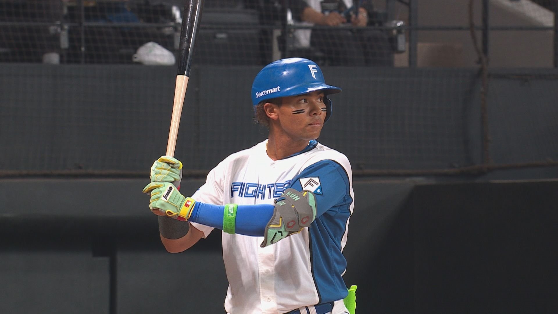 【ファイターズ】万波・伏見・水谷の3本塁打で快勝!伏見「達のためにプレゼント」達孝太、連続無失点はストップも4勝目「完投、完封できるピッチャーになりたい」――北海道日本ハム4-1読売ジャイアンツ（FNNプライムオンライン）