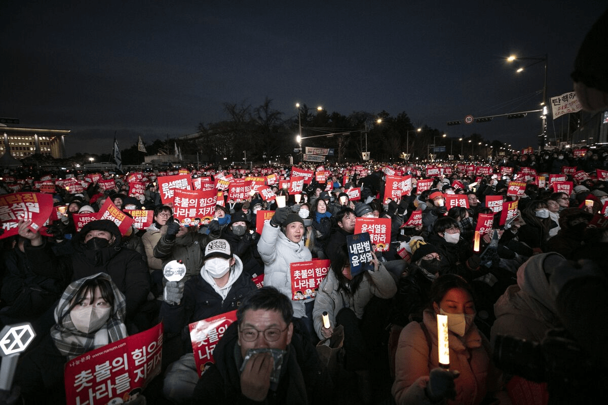 韓国大統領は「秩序ある退陣」へ、辞任まで国政に関与せず－与党