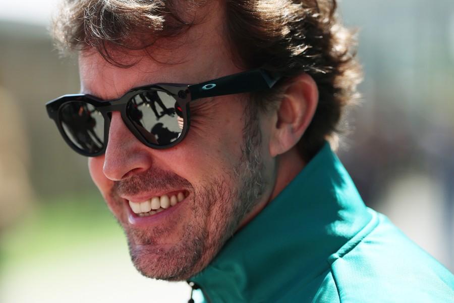 アロンソ「今のパフォーマンスでは将来を決められない」、苦戦続くアストンマーティン・ホンダの現状に苦悩（TopNews）