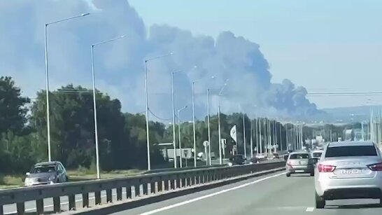 ウクライナ、ロシアの主要製油所と飛行場を攻撃 8人死亡とロシア