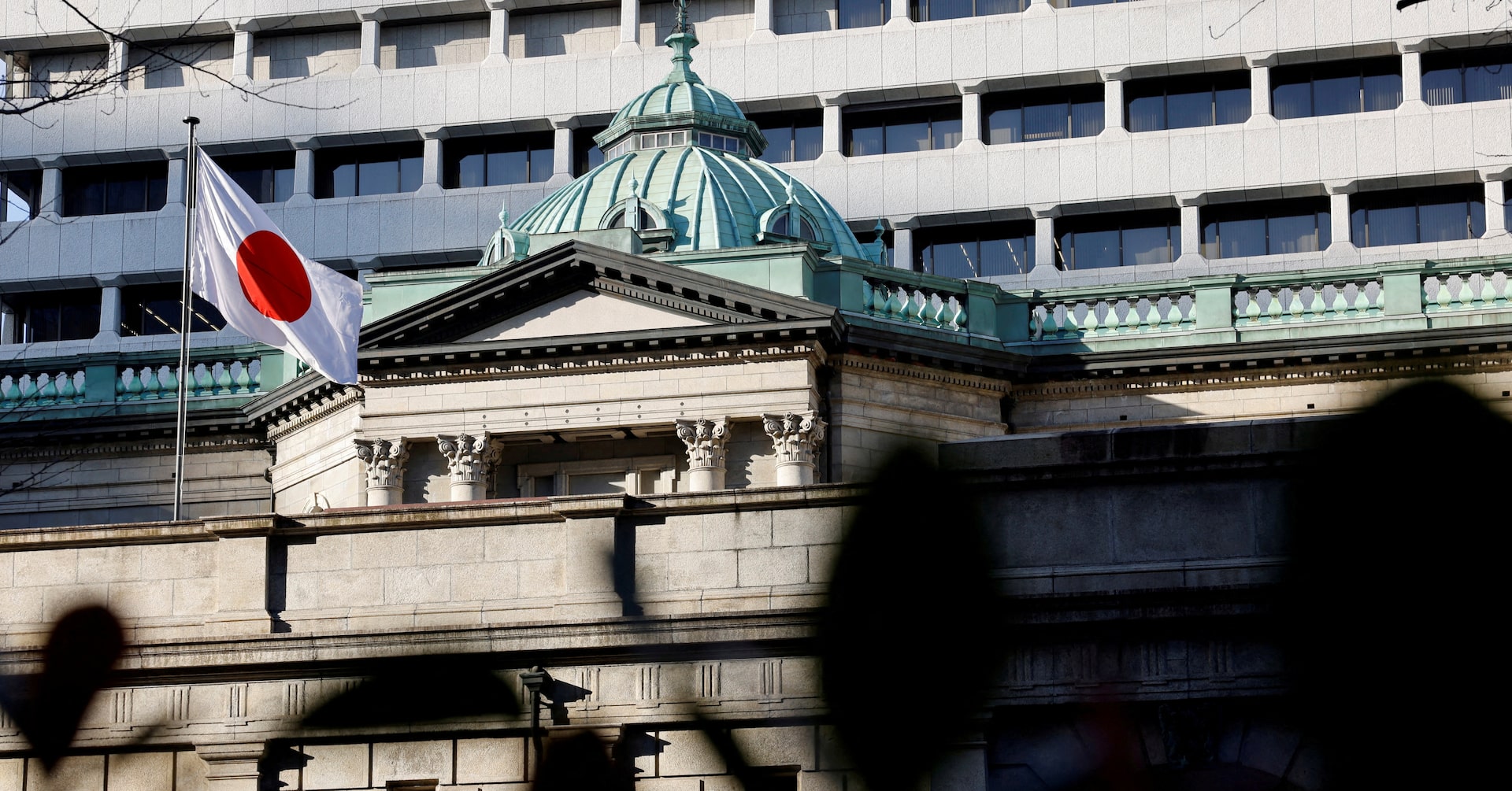 コラム：衆院選後の「サナエノミクス」、日銀金融政策への影響は＝門間一夫氏