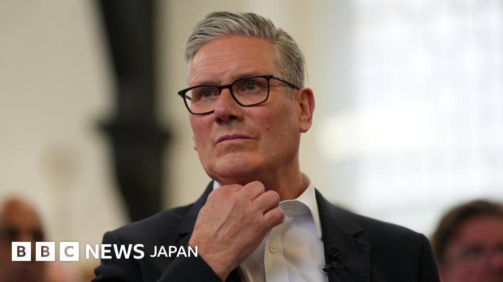 スターマー英首相に辞任圧力高まる 政治家としての今後を検討と