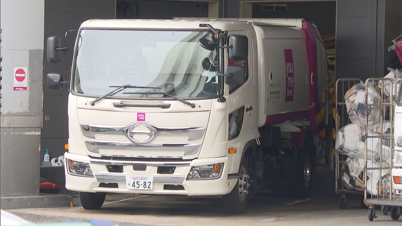 ごみ収集車で頭巻き込まれる 死亡