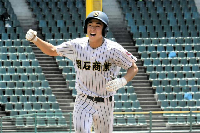 これが「明石商の野球」 東洋大姫路と再戦、粘って粘って食らいつく