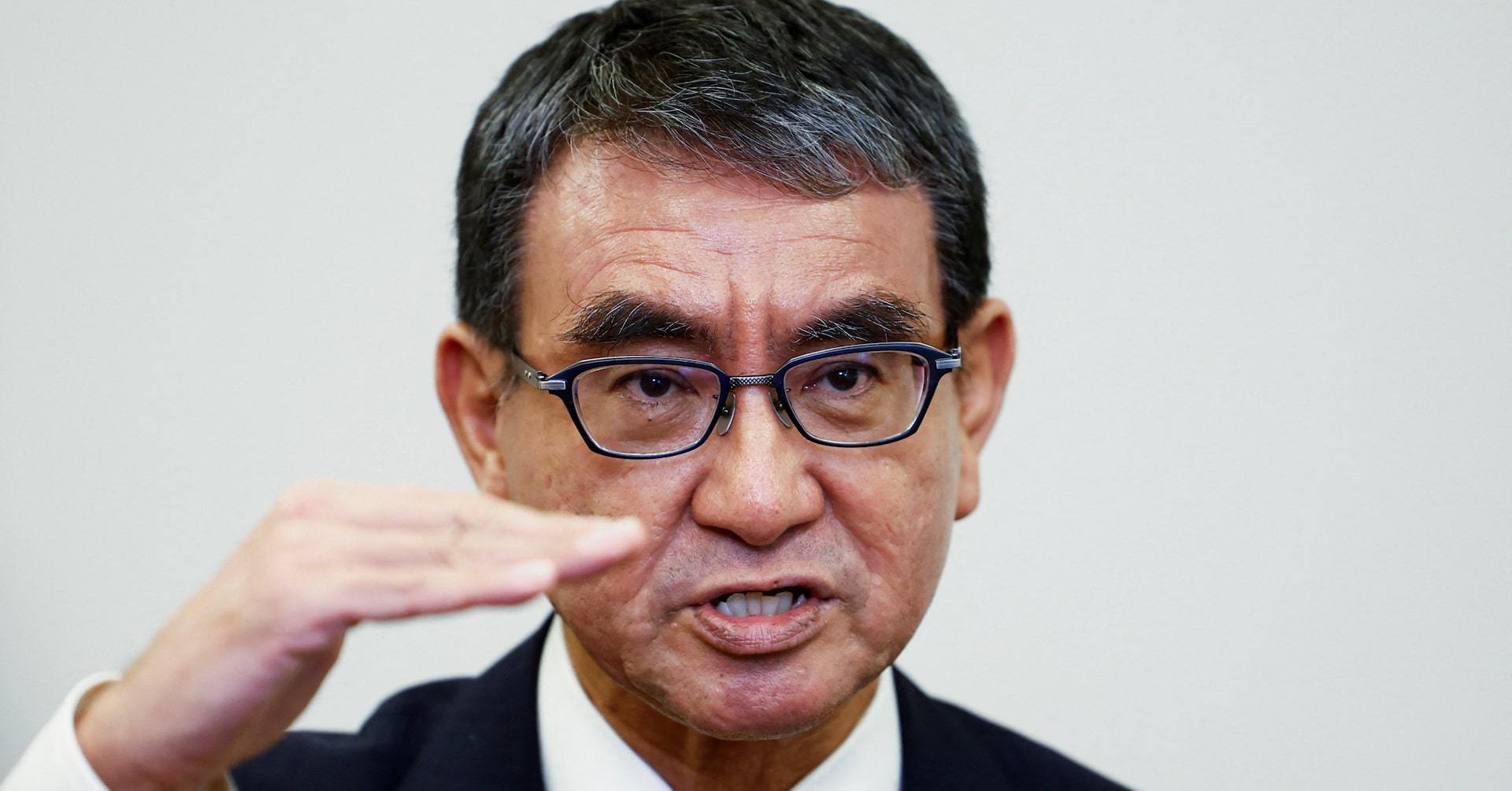 政府、日銀に利上げ要請し財政均衡を図るべき＝河野元外相