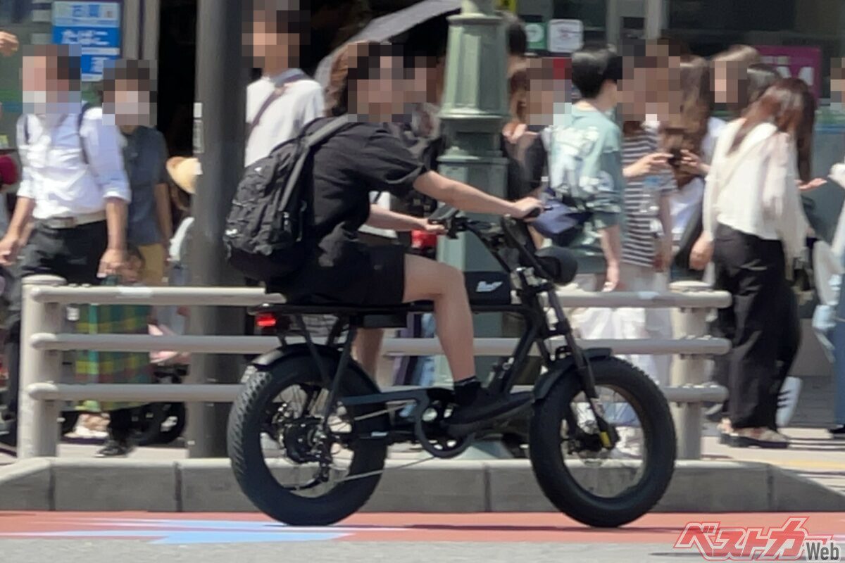 危険な違法電動モペットが野放し！ 無責任すぎる利用と販売が招く事故急増と摘発7.3倍の現実