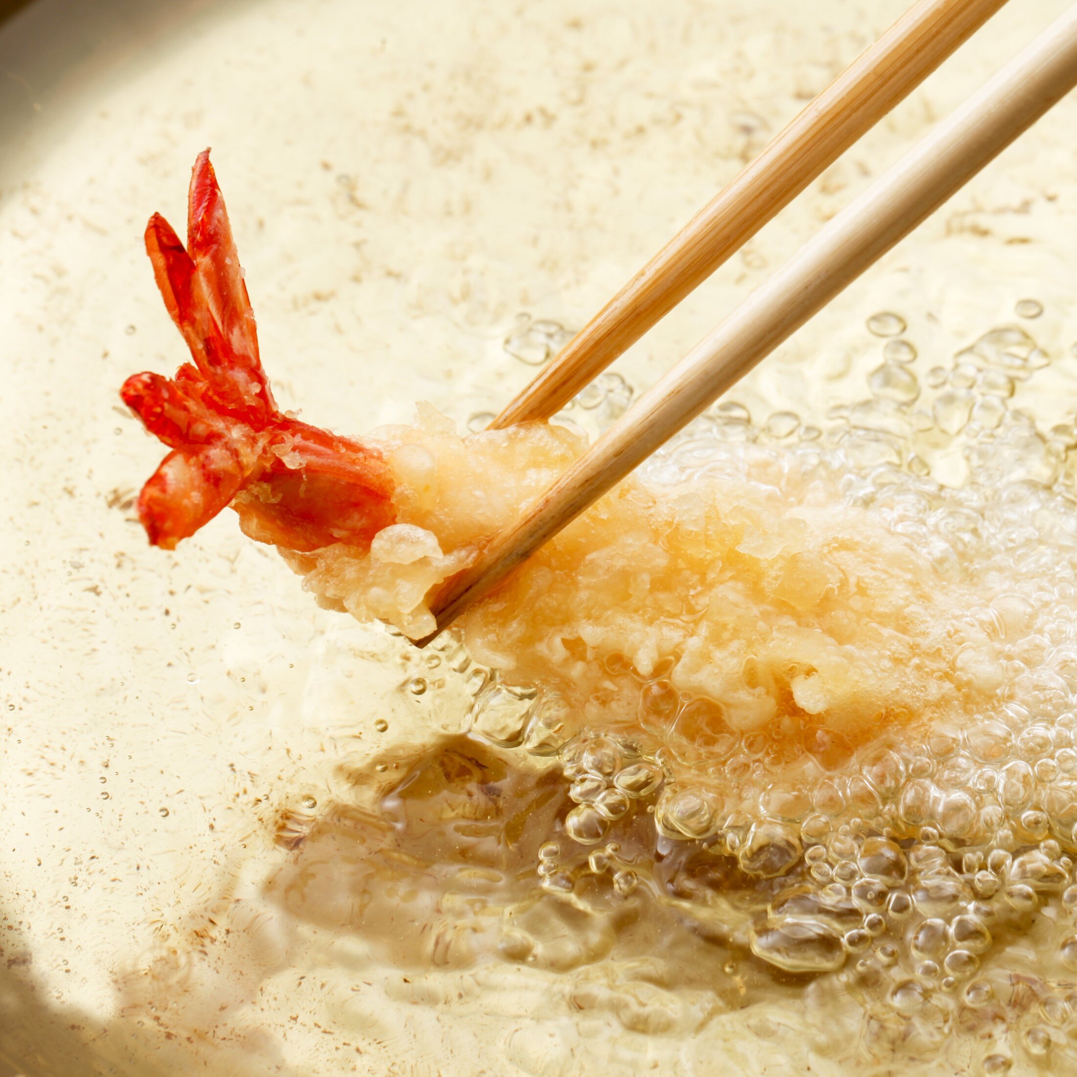 「海老を天つゆで食うなんて店に失礼」高級天ぷら店のカウンターで常連客が「マナー警察」化。29歳OLが「まずやったこと」とは【専門家助言】（FORZA STYLE）