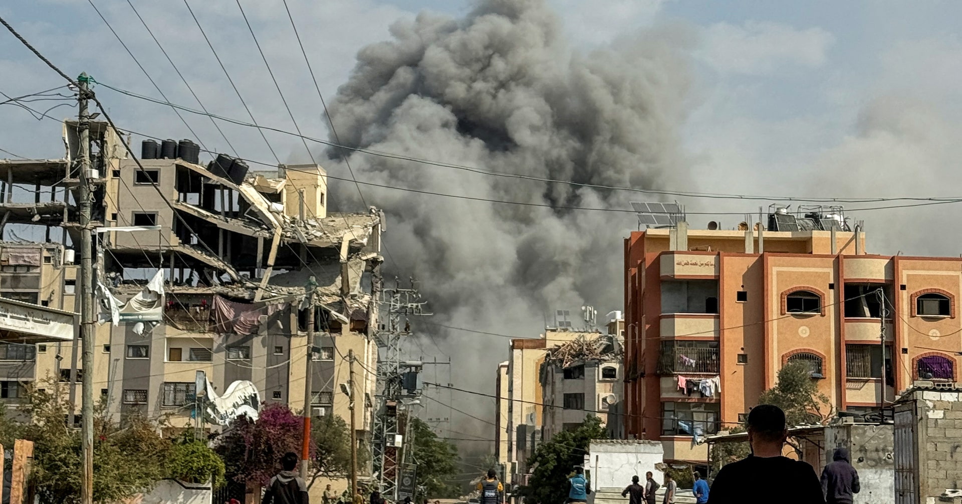 イスラエルがガザ空爆、20人死亡 米は停戦案へのハマス回答待ち