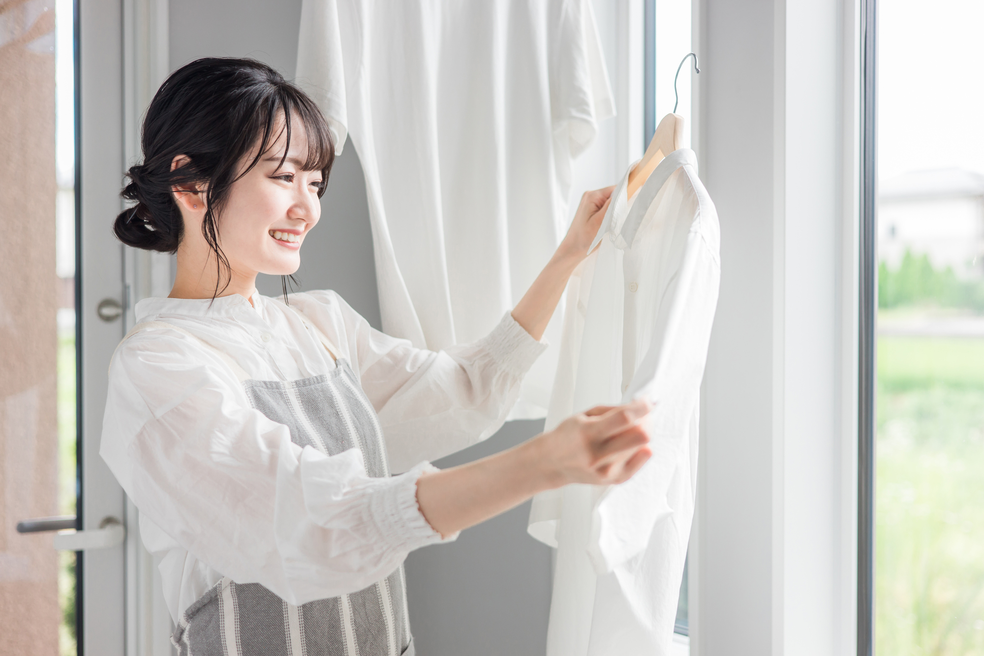 「家族4人分の洗濯物が干せる」 山崎実業（Yamazaki）の“室内用物干し”が大人気 「厚手・大物も余裕」「もっと早く買えばよかった」