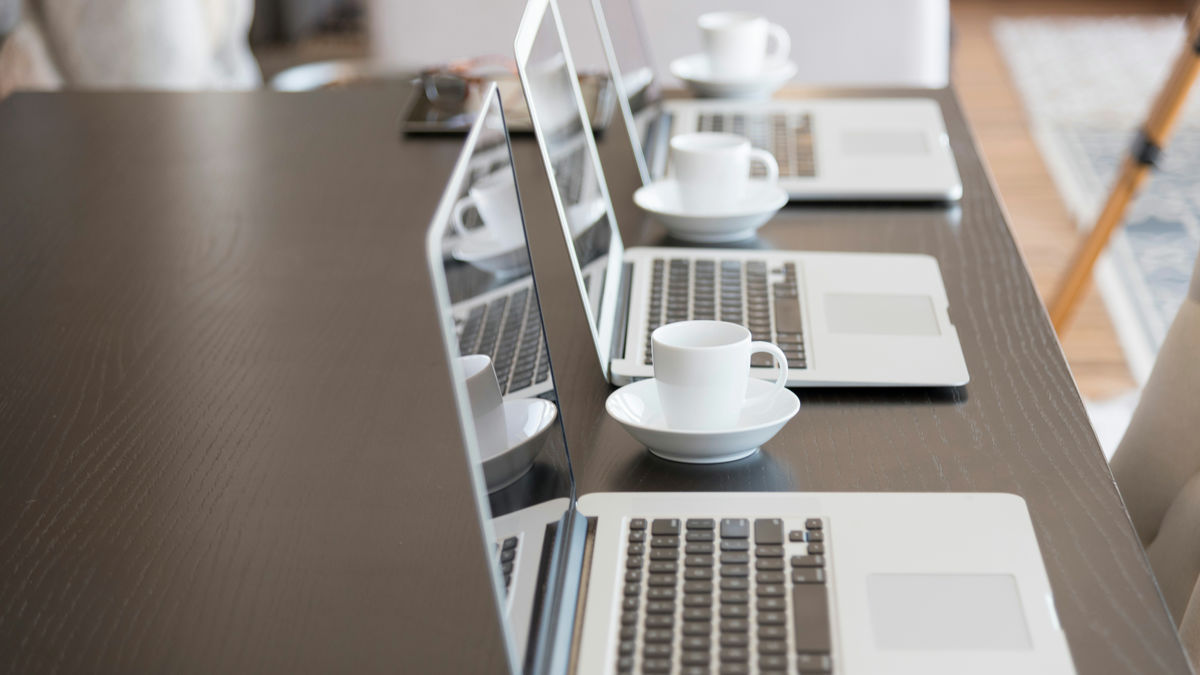 北朝鮮労働者をアメリカ労働者かのように偽る「ノートPCファーム」を運営したアメリカ在住の2人に合計16年の拘禁刑判決