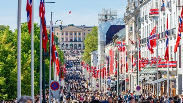 ノルウェーが世界1位、日本は30位台半ば――“GDPでは測れない豊かさ”ランキングが映す現実（AMP［アンプ］）