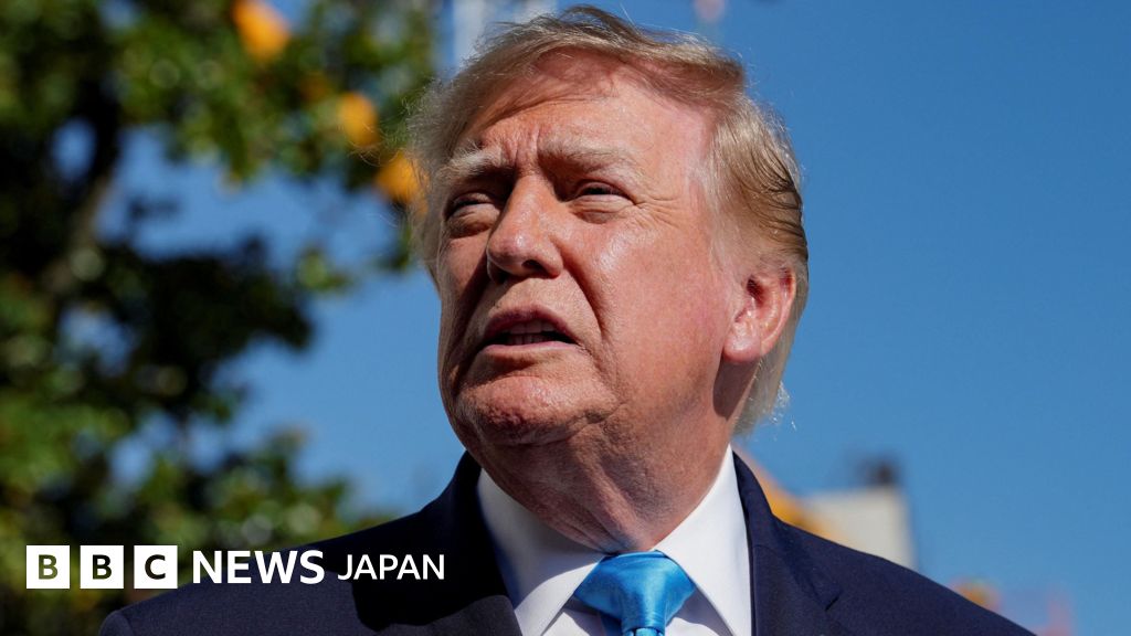 トランプ氏、「いくらかの脅威」あったと 英空軍基地からの米爆撃機移動について説明