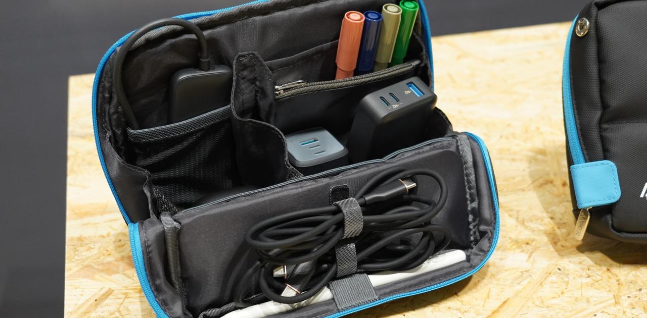 Ankerとコクヨが手を組んだ → 理想的なガジェットポーチができました