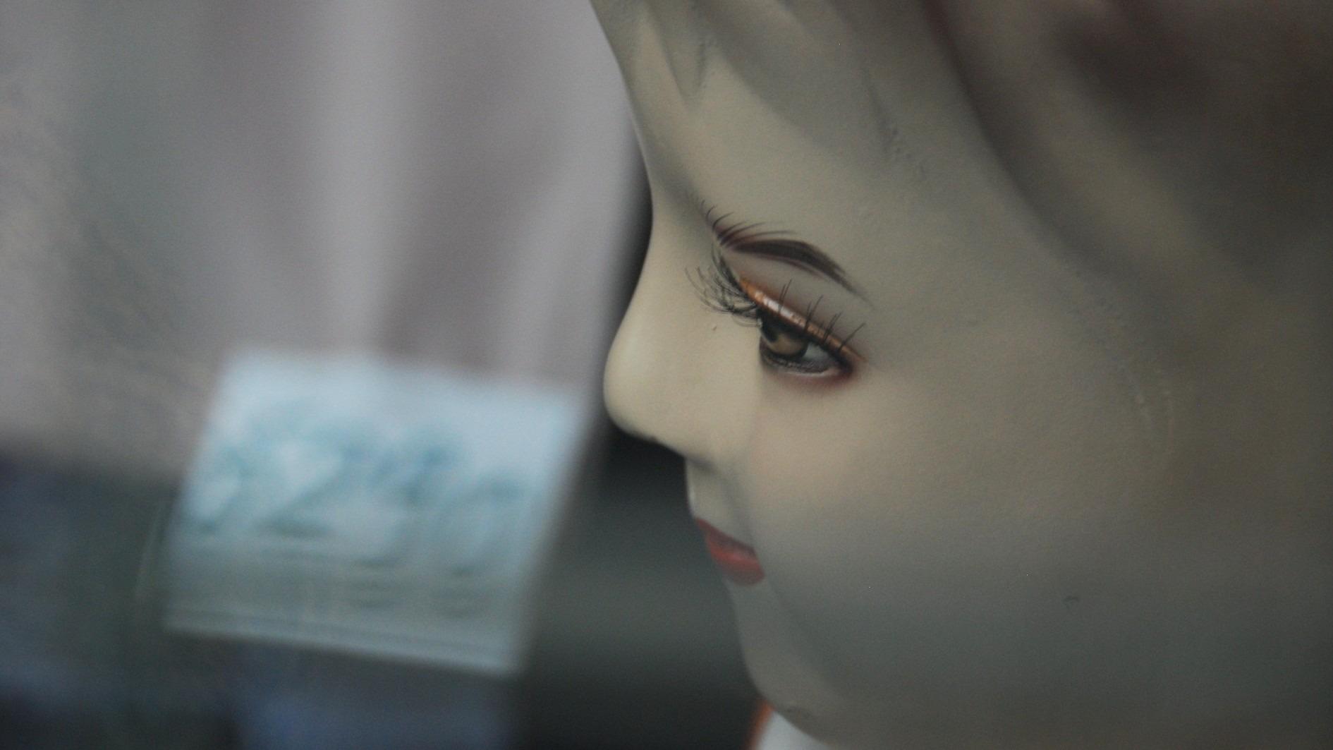 チャットGPTと4時間半の「死のチャット」、4遺族の提訴が示すAIの"落とし穴"の深さとは（平和博）