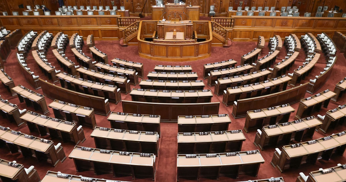 議員減らせば信頼回復に？ 3分の1減らしたイタリアは政治不信なお