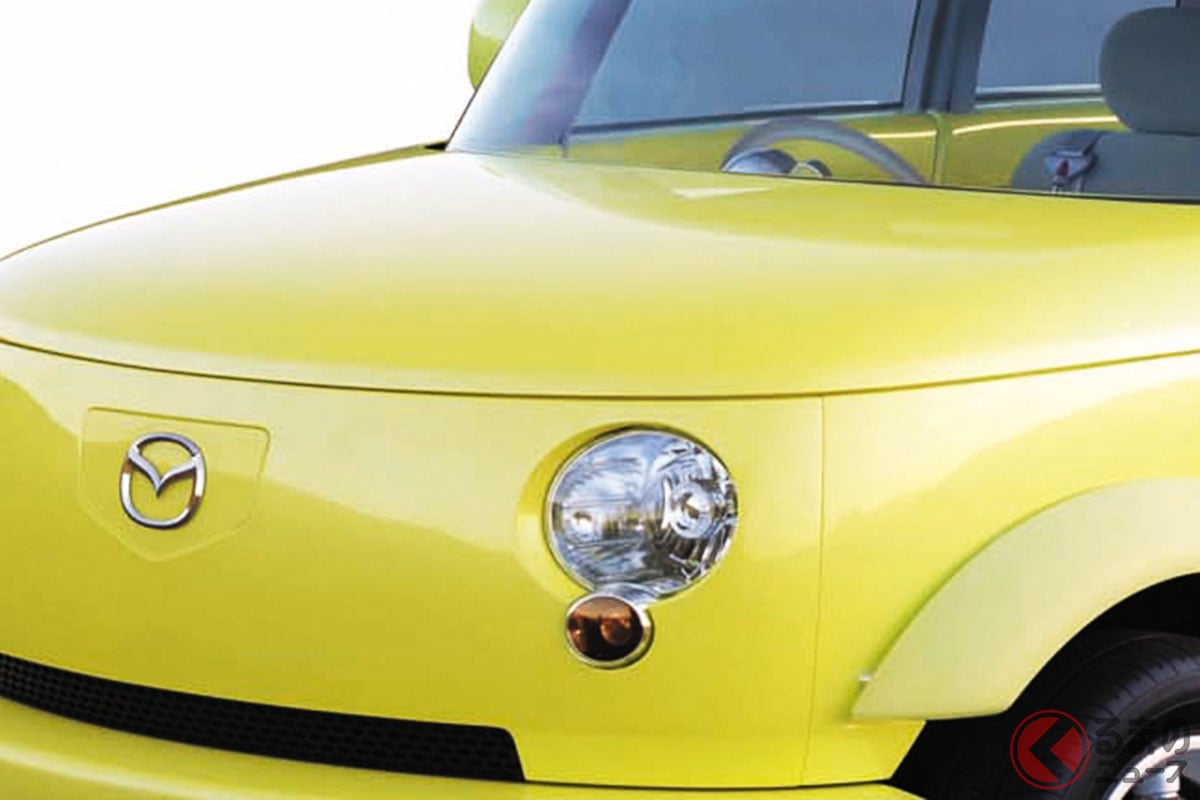 マツダの「斬新コンパクトカー」に注目！ 丸目顔に「すごいドア」×手作り感がおしゃれ！ 5ナンバーサイズで実用性もある「シークレットハイドアウト」2001年公開の"隠れ家"モデルとは