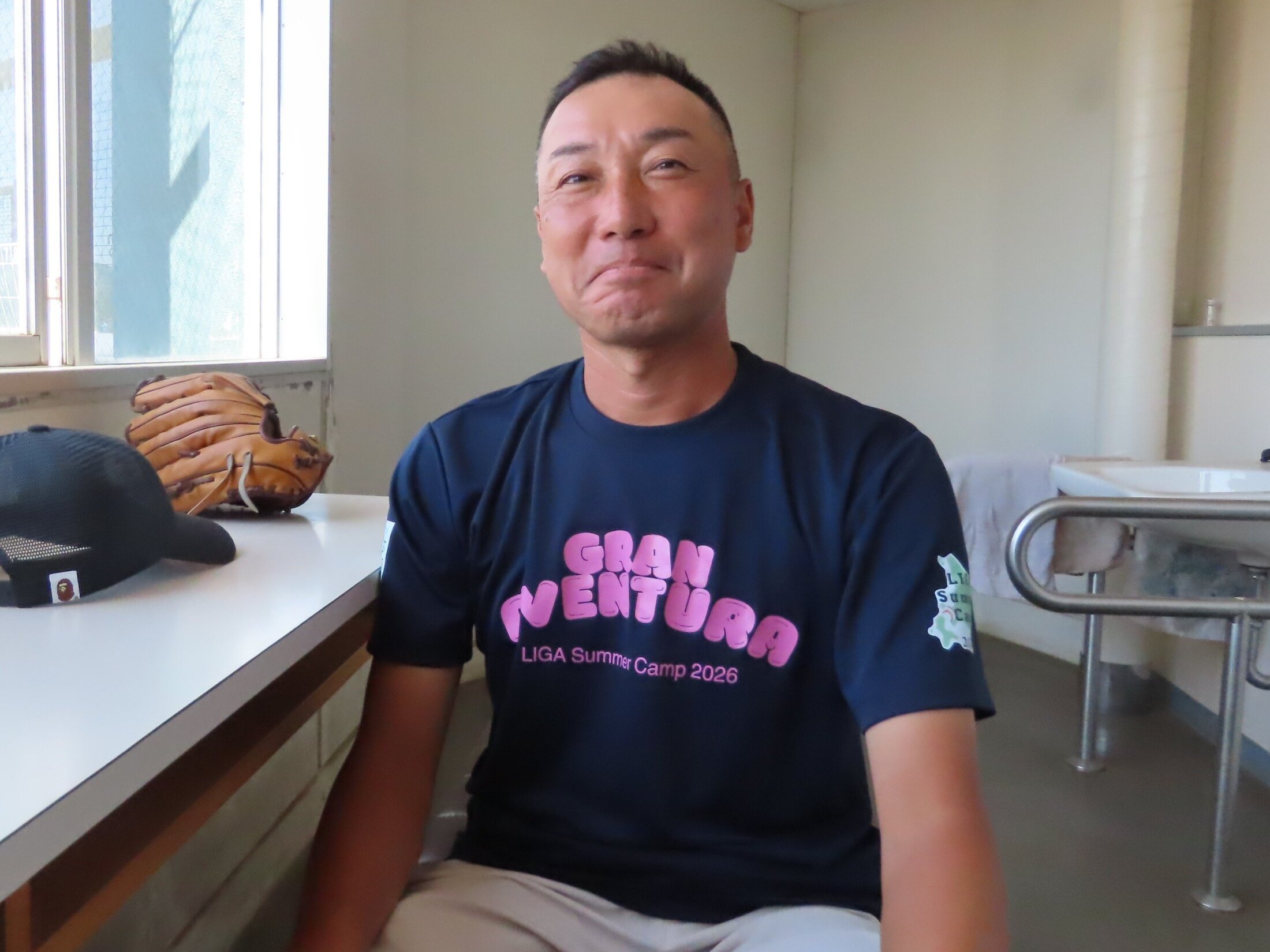 「東大野球部の息子と…幸せでした」元ロッテのサブマリン渡辺俊介が“夏の甲子園不出場”球児とトンボかけのナゼ「対等で楽しい関係性」が尊いワケ（Number Web）