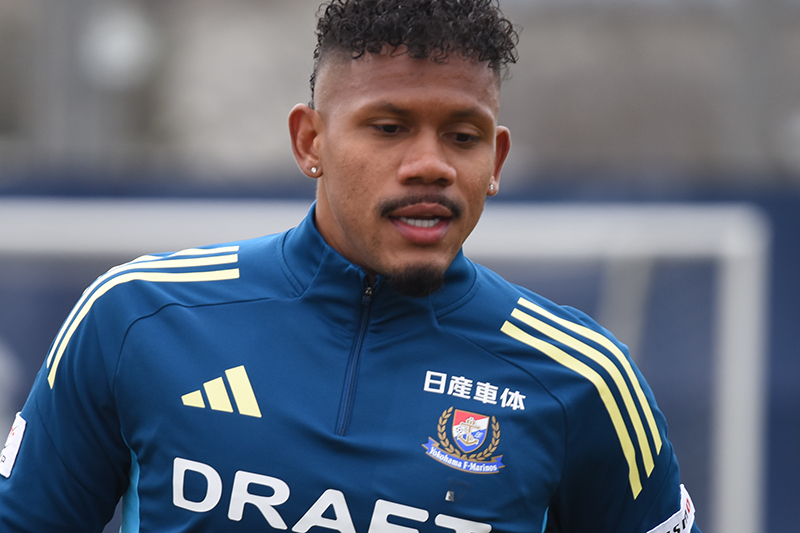 「もし監督に選ばれたら全力でプレーしたい」。全体練習をこなしたジェイソン・キニョーネスの先発出場が有力に [百年構想リーグ6節 ジェフ千葉戦プレビュー]