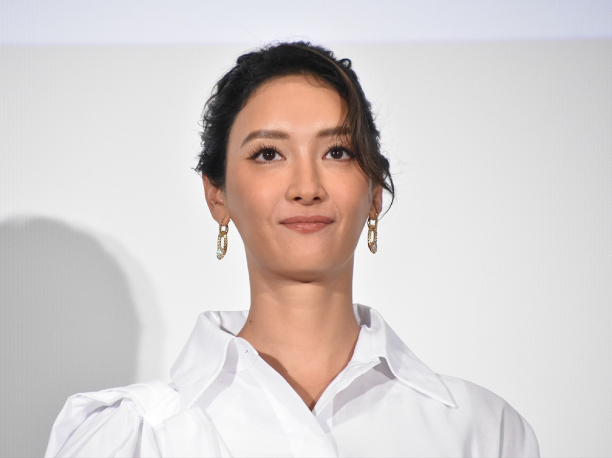 菜々緒「“共感覚”の苦労を表現するために」 白髪を染めずに撮影に挑む