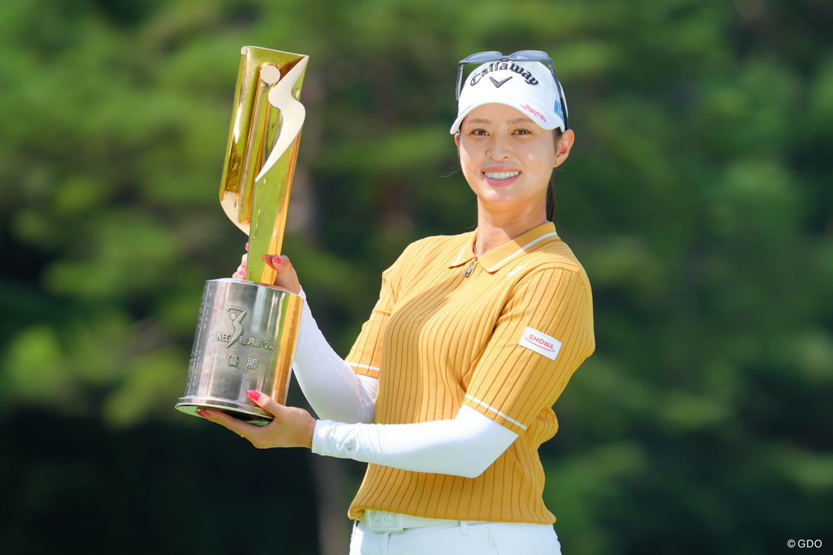 柏原明日架が涙の6年ぶり3勝目 「長かった。コロナ、無観客、自分にも色々あった」