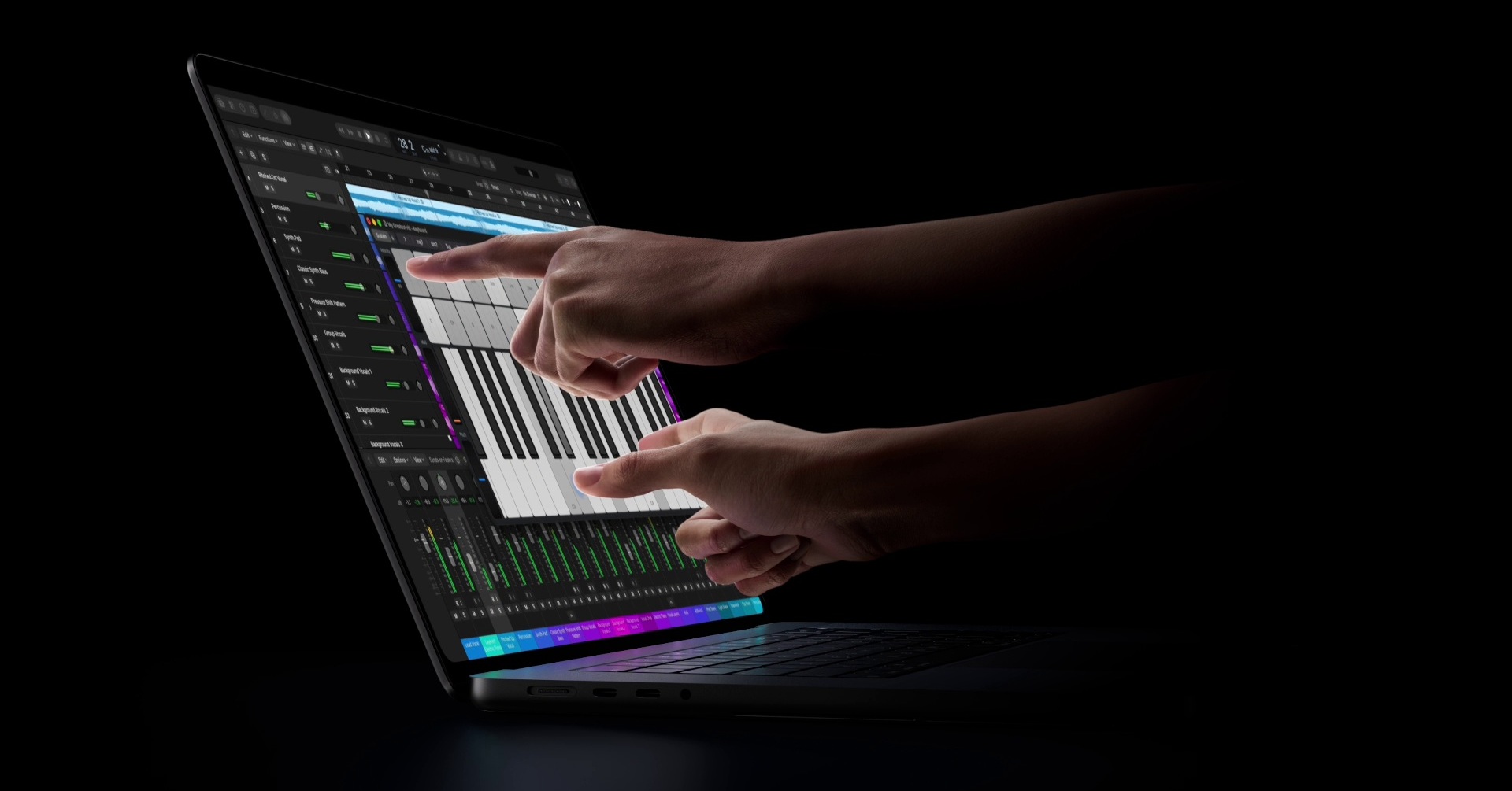 有機EL＆タッチ対応の新型「MacBook Pro」発表 デザインを全面刷新、“光るAppleロゴ”も復活（1/2 ページ）
