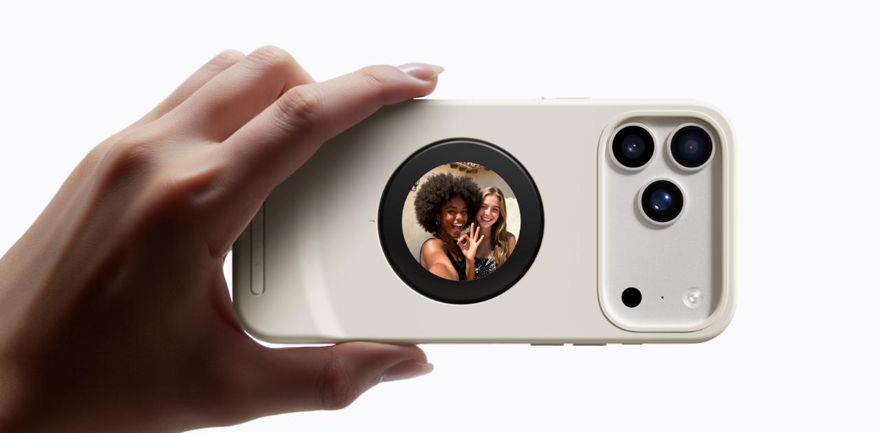 iPhoneケースにディスプレイがあれば、自撮りにインカメ使わなくてもOK