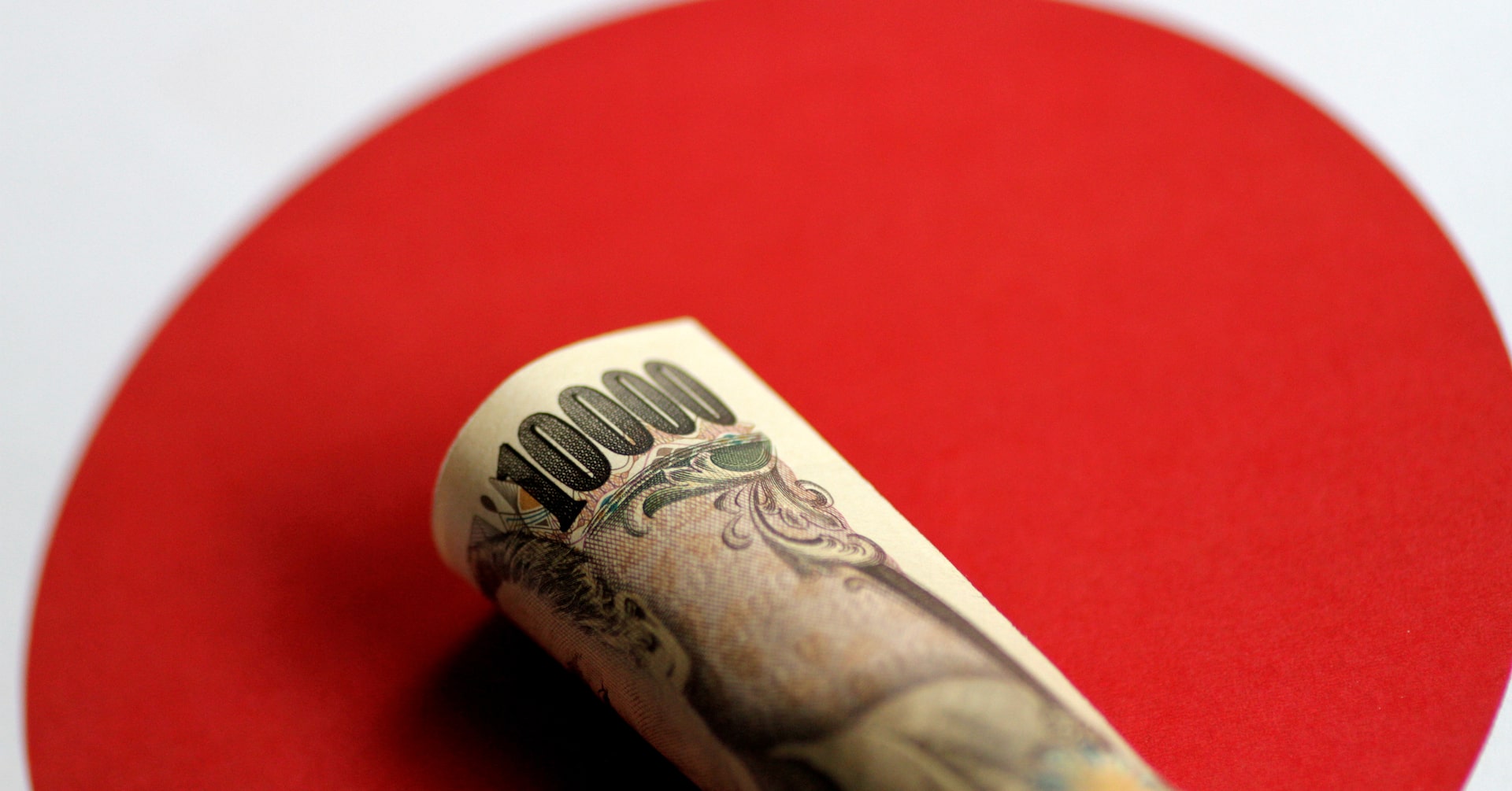 アングル：サプライズ解散が促す円安、期待インフレ上昇 長期金利2.4％に現実味