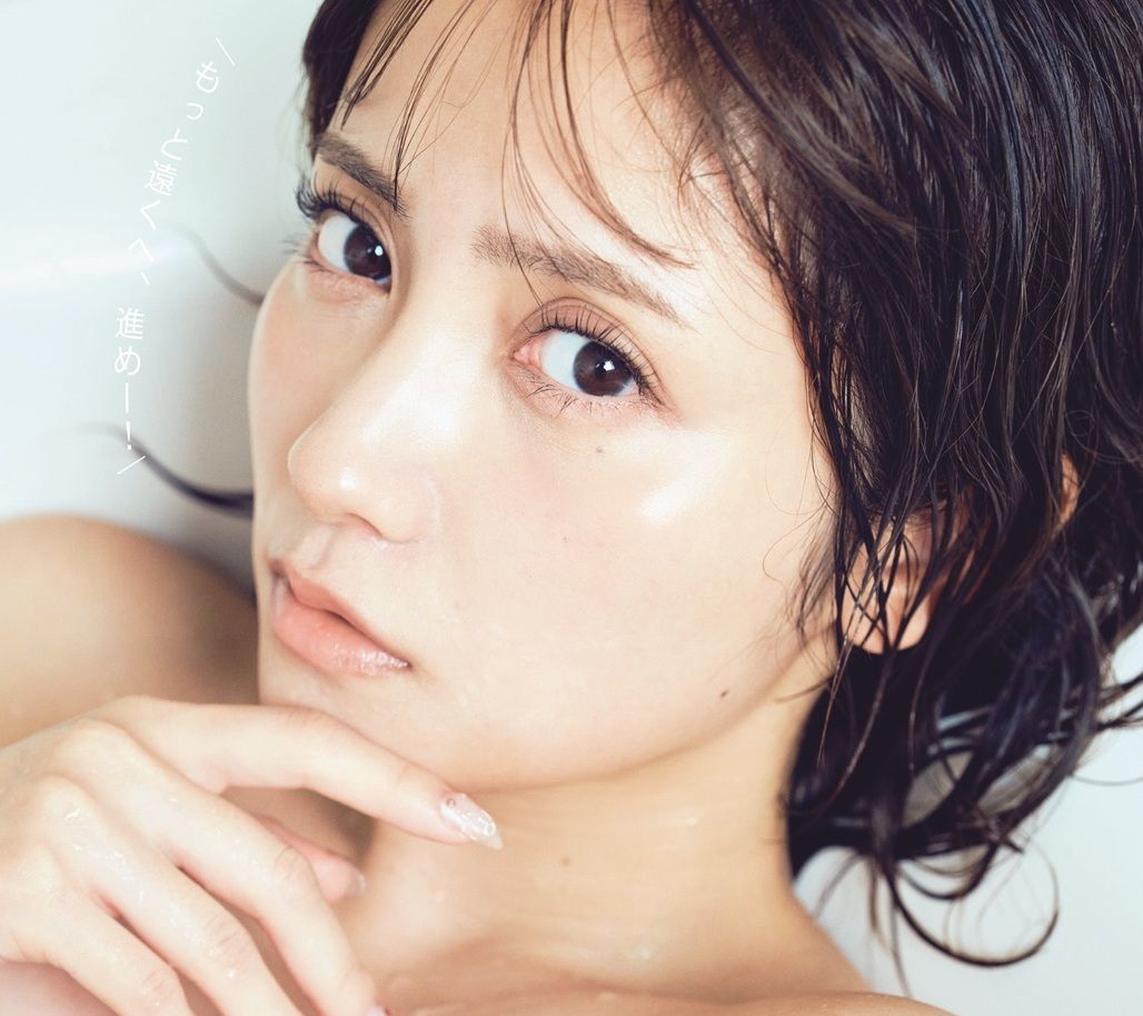 お風呂でけだるげセクシーに 29歳美女がカバーガール 美女7人が集結したオール水着ムック待望の第2号