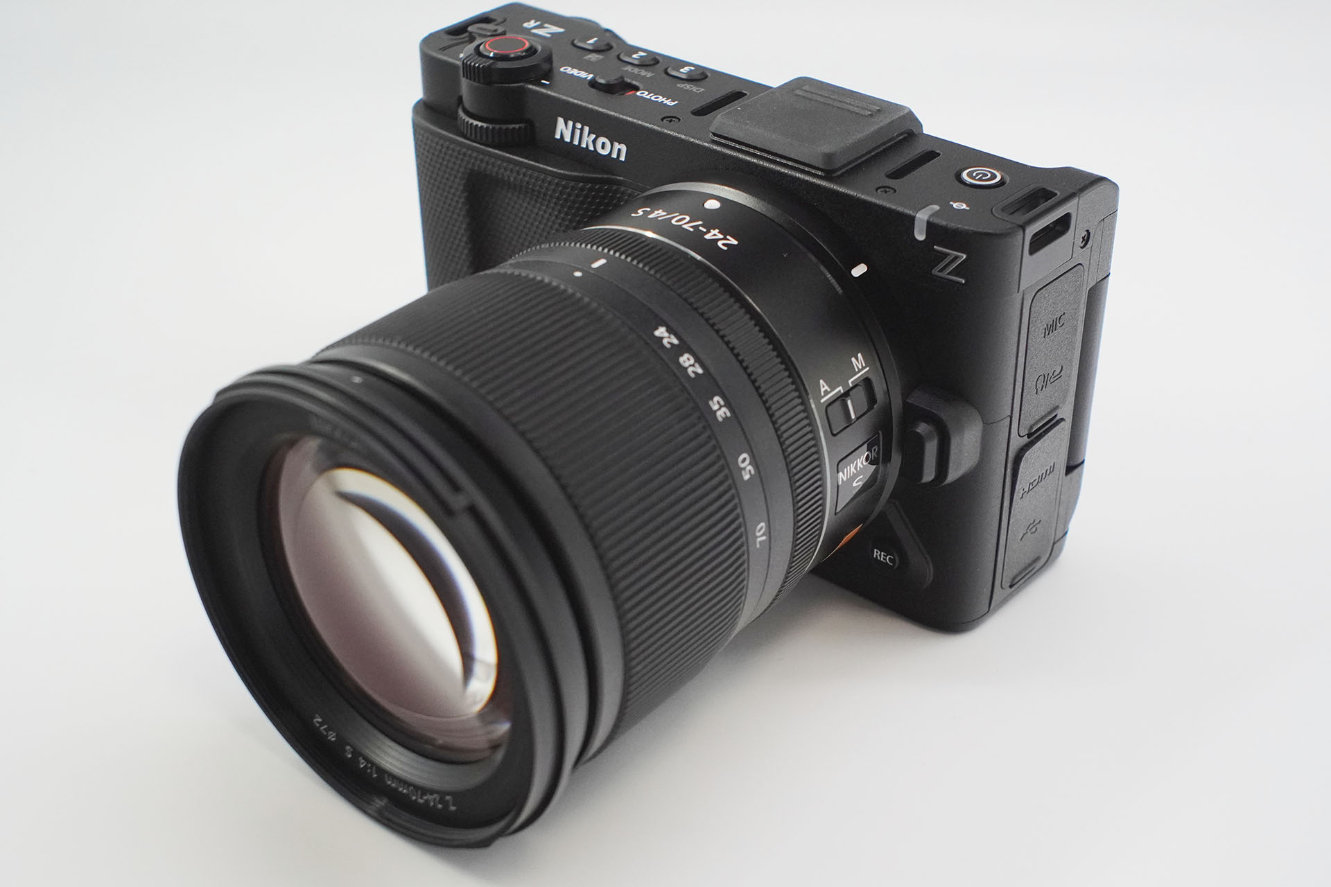ニコン黄金時代の幕開け!？「Nikon ZR」を試す
