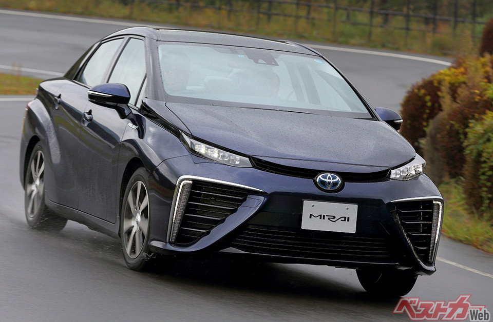 新車当時700万円超が総額60万円程度から!? 初代MIRAIの中古がとんでもない価格になっている!!