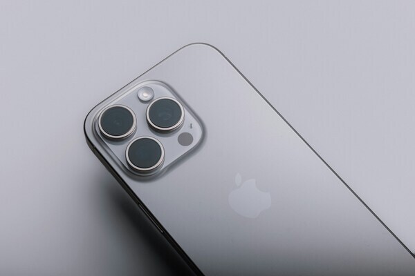 アップル「iPhone 17 Pro」買うのは待つべき? 「iPhone 18 Pro」大幅強化説