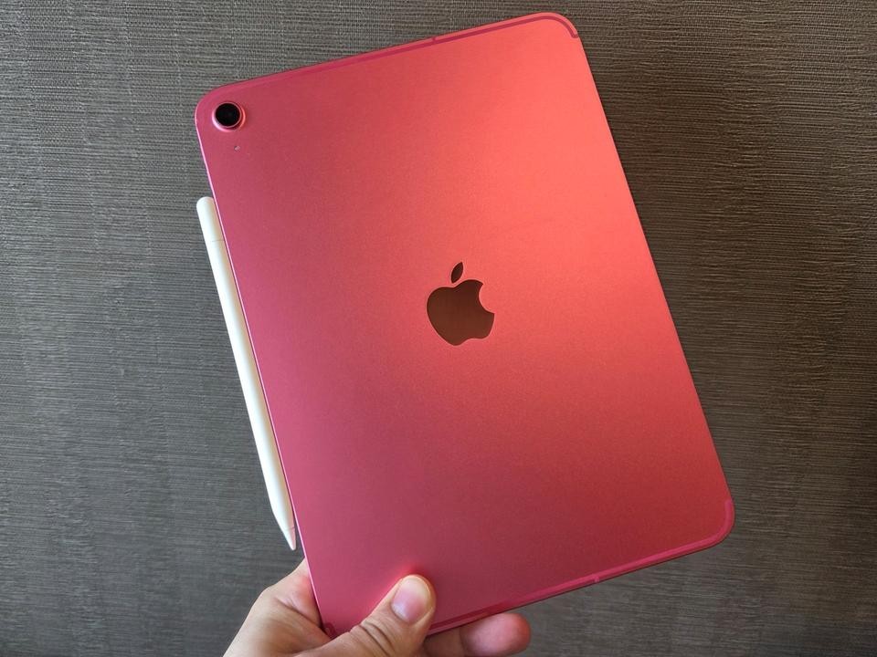 「iPad（A16）」の実力を試す。「Apple Intelligence」なしでも十分使える11インチタブレット