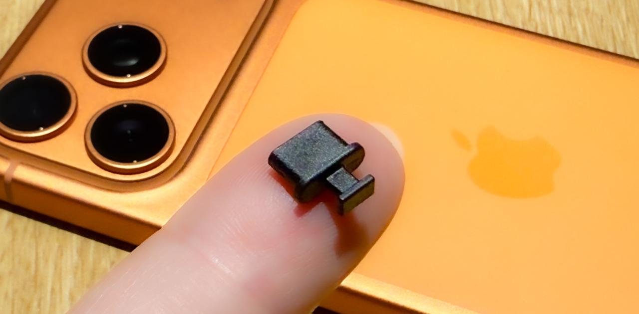 防水性の高いiPhoneでも濡れると面倒なことに。その｢穴｣埋めてみました