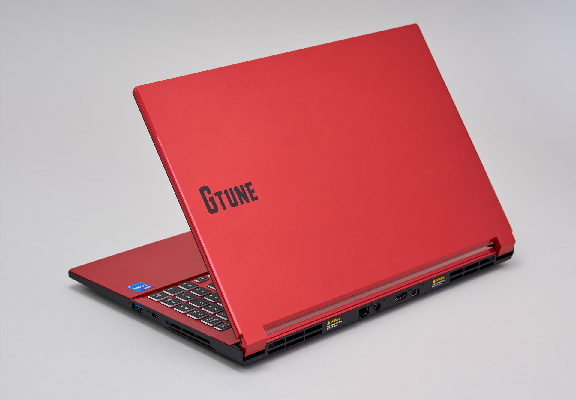 羊の皮を被った赤い狼 日常に溶け込む“ステルス”デザインにRTX 5070を秘めたゲーミングノート「G TUNE P5（レッド）」レビュー（1/4 ページ）