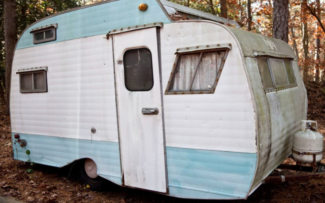 改造トレーラーハウスで22歳女性をメチャクチャに…60人以上を拷問殺害「59歳・真面目な公園管理人」の驚きの本性（平成11年・海外の凶悪事件）（文春オンライン）｜ｄメニューニュース