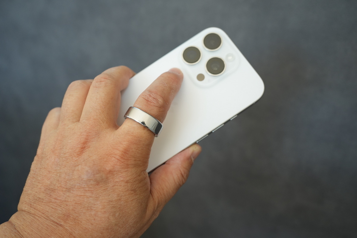 いろいろな製品を試したライターが「これだ！」と決めた。3か月着け続けたスマートリング「Oura Ring 4」は画面がないのが最大の利点かも