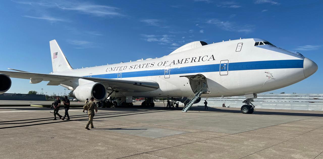 もう一つの大統領専用機、E-4B ナイトウォッチの内部を見てみよう