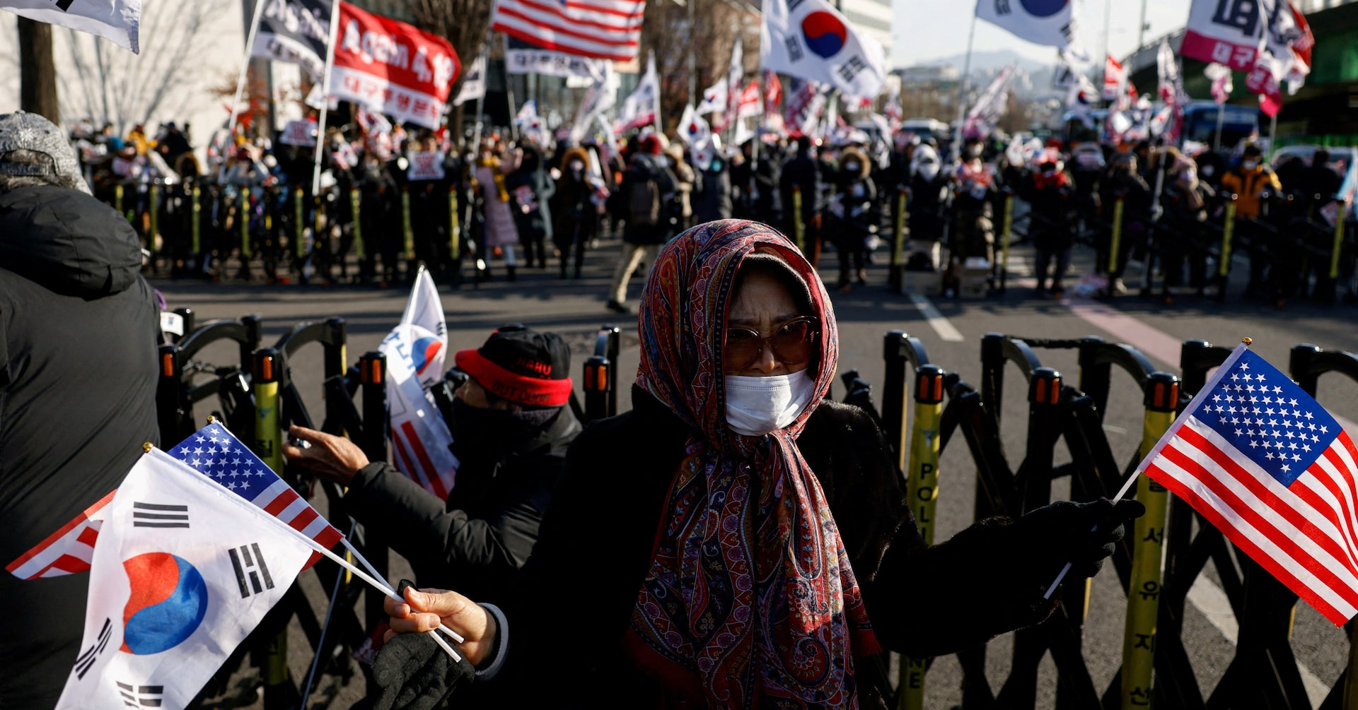 韓国与党に支持回復の兆し、尹氏拘束失敗で保守層勢いづく